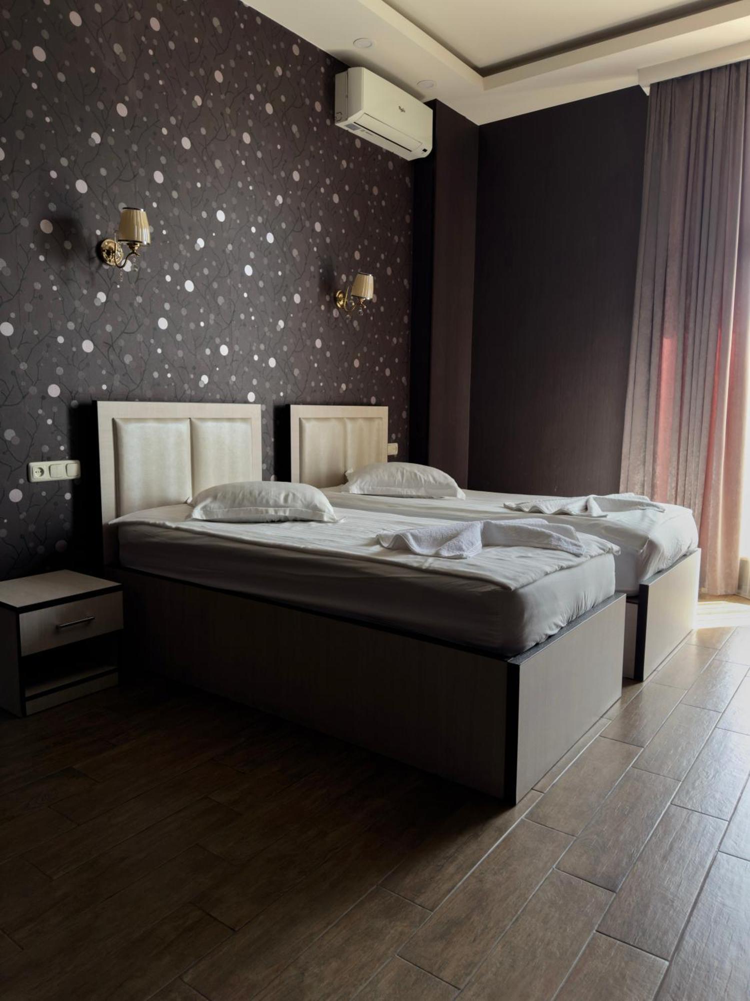 Eridana Hotel Erivan Dış mekan fotoğraf