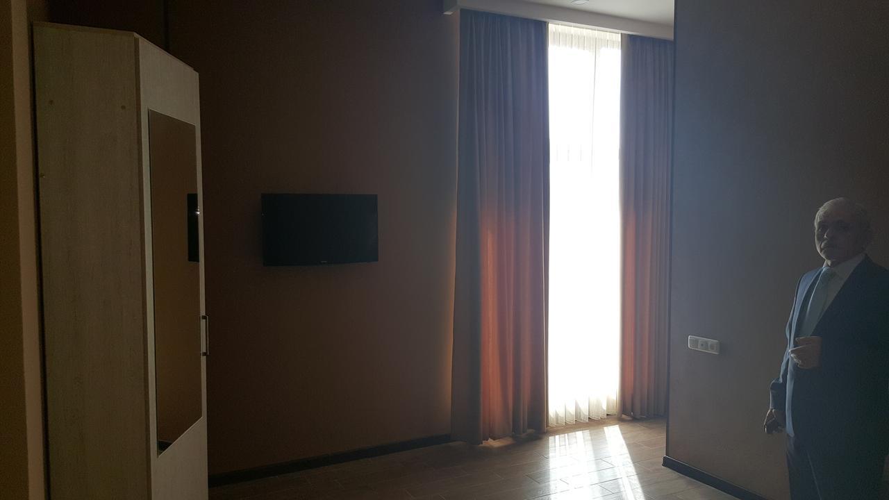 Eridana Hotel Erivan Dış mekan fotoğraf