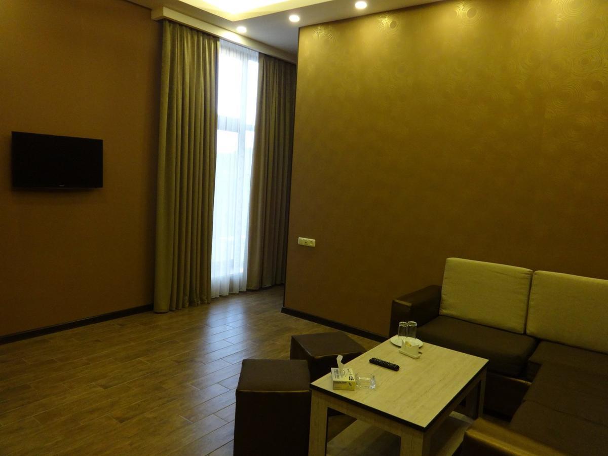 Eridana Hotel Erivan Dış mekan fotoğraf