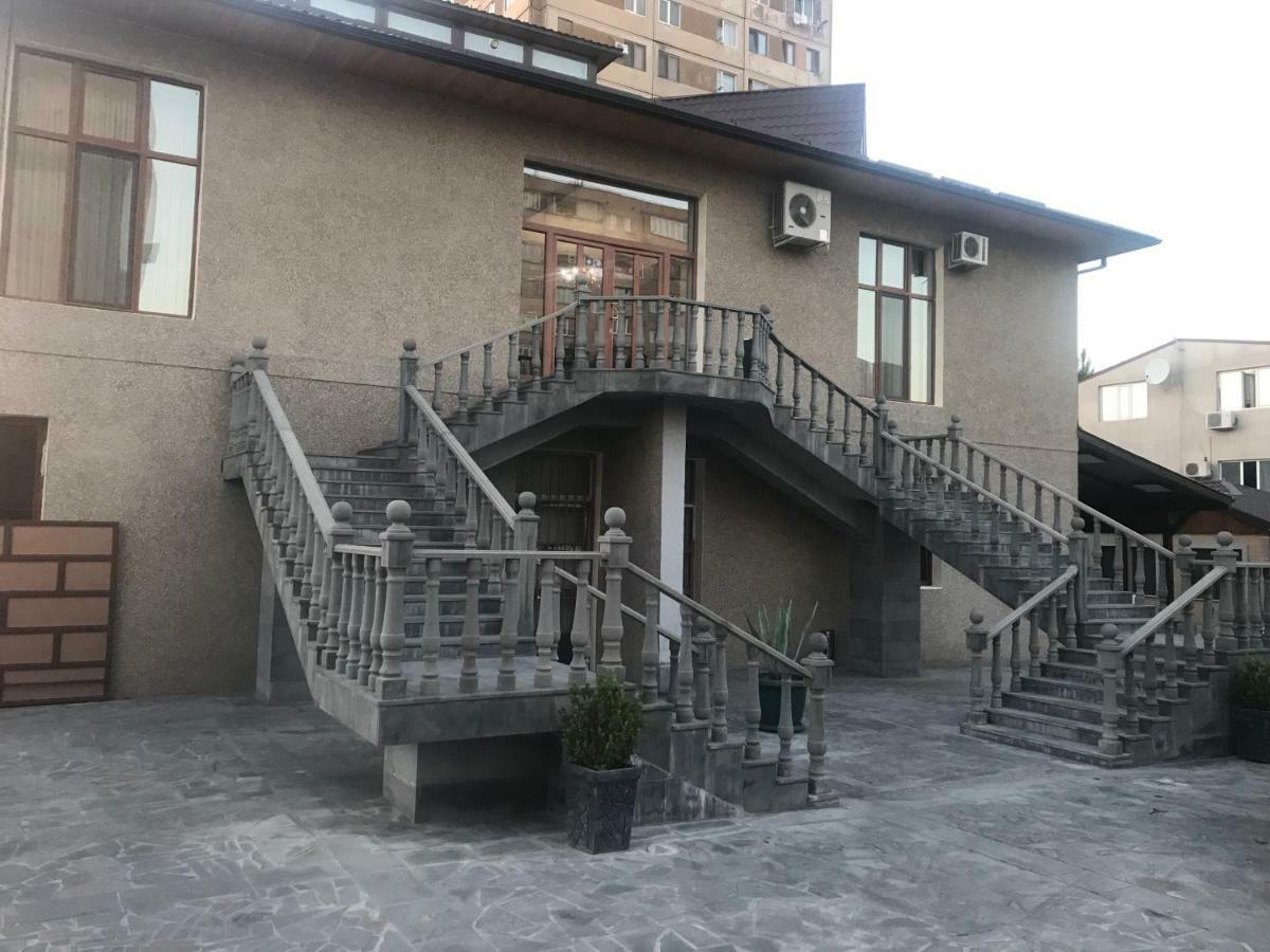 Eridana Hotel Erivan Dış mekan fotoğraf